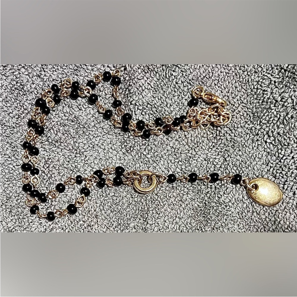 Black Bead & Gold Link Necklace 
Falls to 10”
EUC